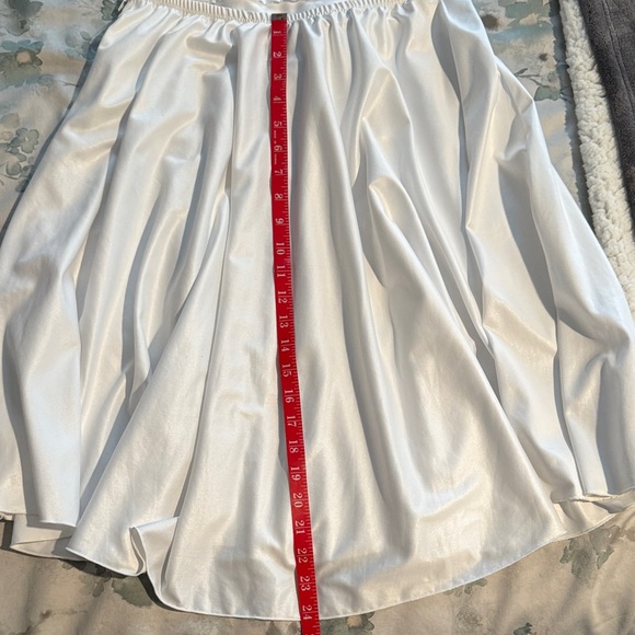 2/$40 🔥 White Halter Dress, Marilyn Monroe costume - Picture 5 of 7